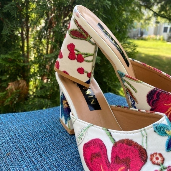 She & In Colorful Open Toe Slides - Picture 2 of 10